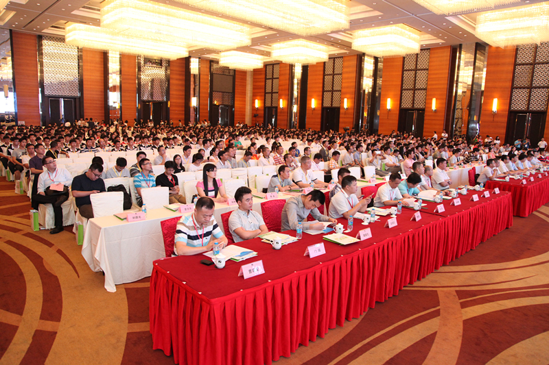 亮點(diǎn)科技聯(lián)合業(yè)界精英企業(yè)共同發(fā)起并成立了《東莞市電子商務(wù)協(xié)會》!